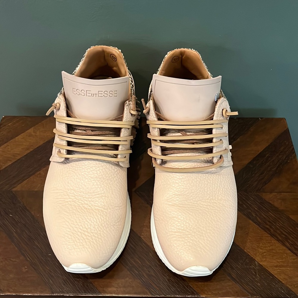 Esseutesse Blush Leather Fringe Sneakers
